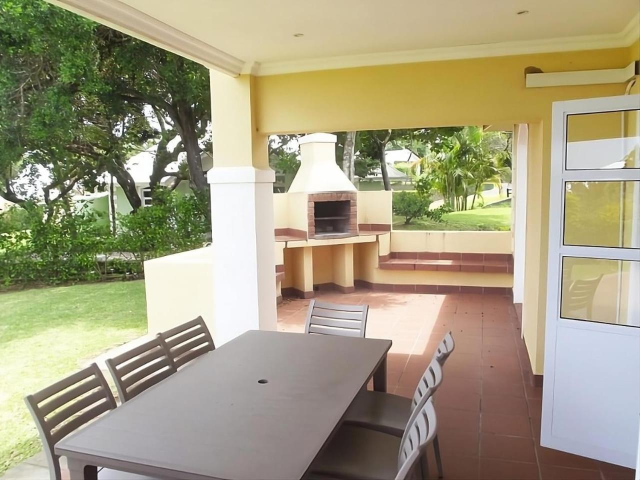 Villa Caylee Caribbean Estates - Ultra-Luxurious - Rimas Interiors Designs - Private Beachfront Escape - Premium Serviced For 8 Guests Port Edward Eksteriør billede